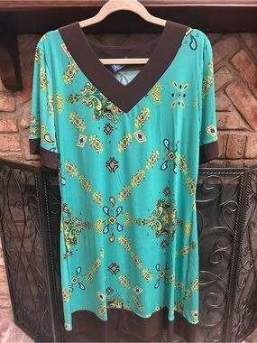 Women’s Teal Patterned V-Neck Top with Brown Trim
